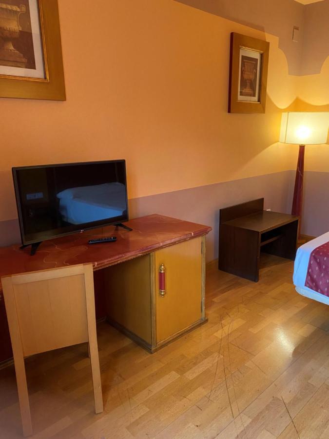Hotel Fuente Las Piedras Кабра Екстер'єр фото