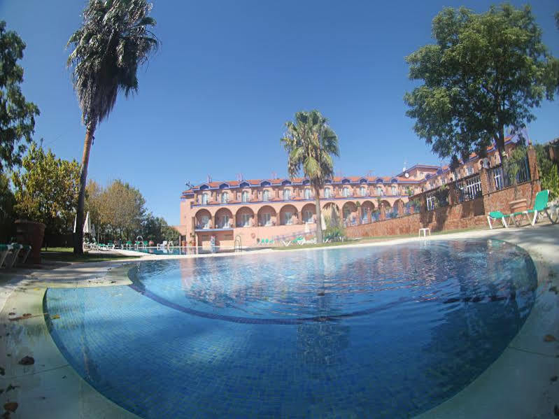 Hotel Fuente Las Piedras Кабра Екстер'єр фото