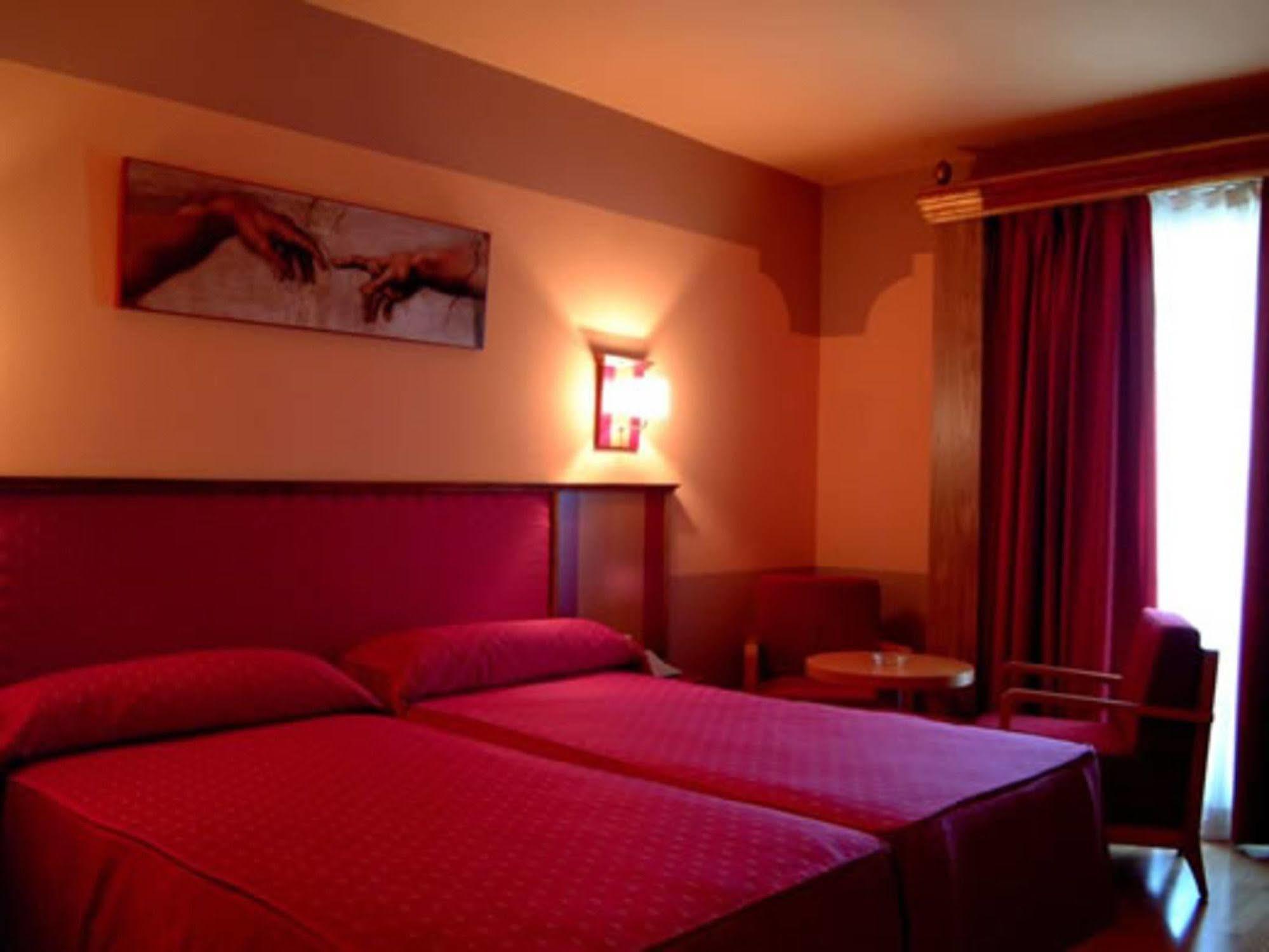 Hotel Fuente Las Piedras Кабра Екстер'єр фото
